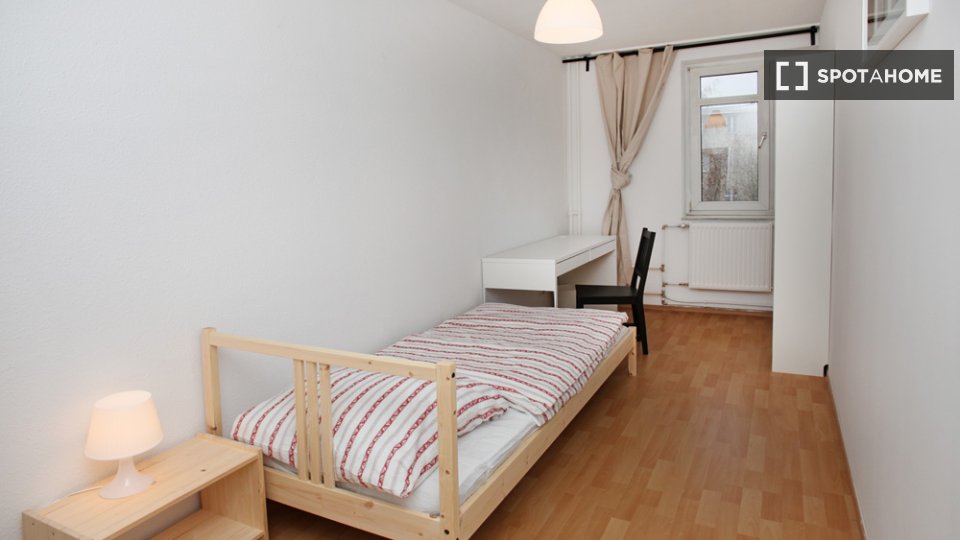 Double room Berlin, 3 beds — photo 12