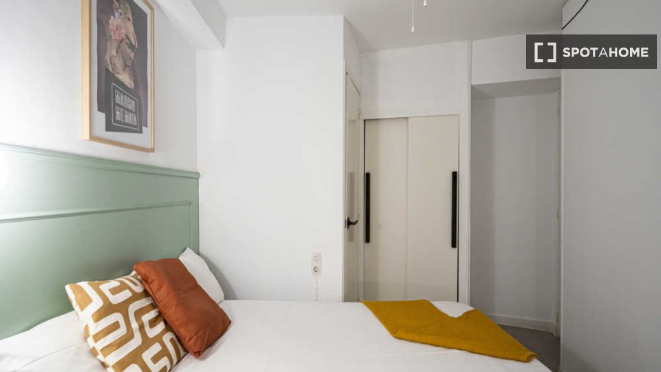 Double room Madrid, 67 beds — photo 67