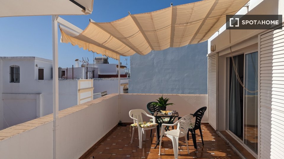 Apartment Cadiz, 2 beds, 80m² — photo 11