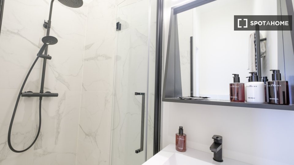 Double room Brussels, 8 beds — photo 13