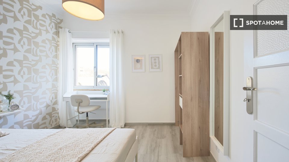 Double room Lisbon, 4 beds — photo 5
