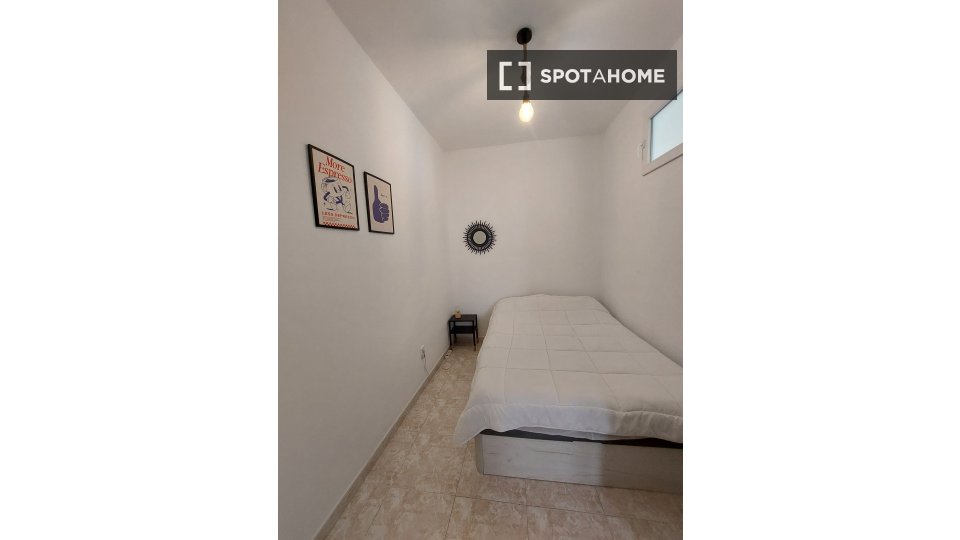 Double room Madrid, 2 beds, 50m² — photo 2