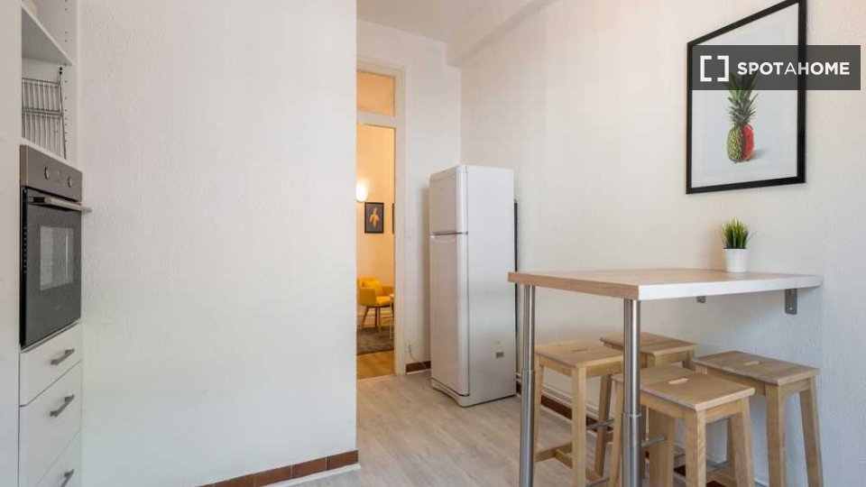 Double room Lyon, 3 beds, 80m² — photo 10
