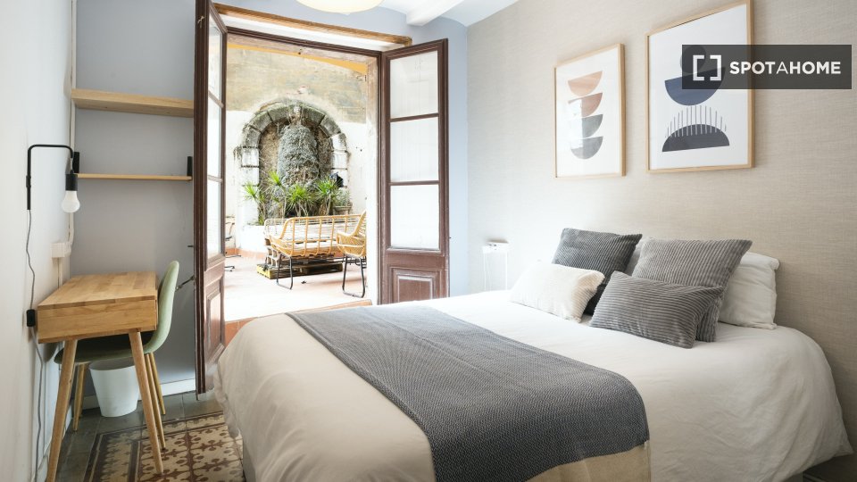 Double room Barcelona, 5 beds, 140m² — photo 30