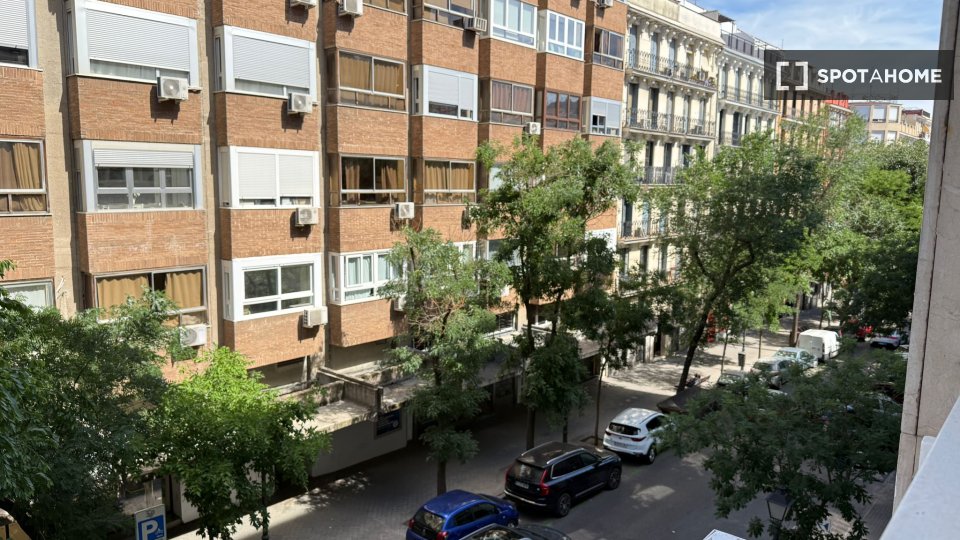 Double room Madrid, 6 beds — photo 11