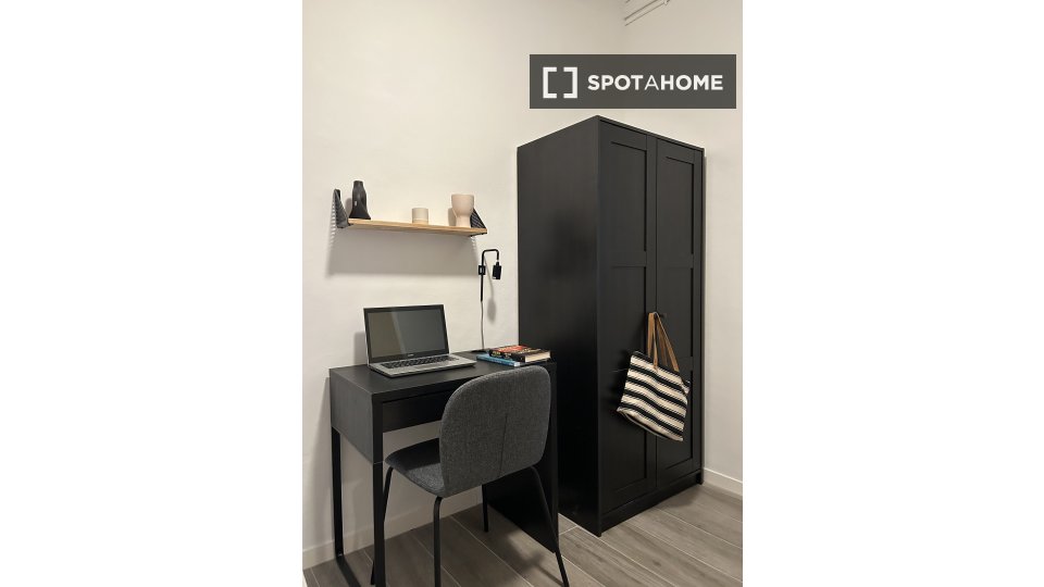 Double room Barcelona, 6 beds, 140m² — photo 18