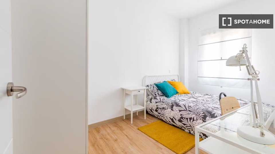 Double room Madrid, 4 beds — photo 24