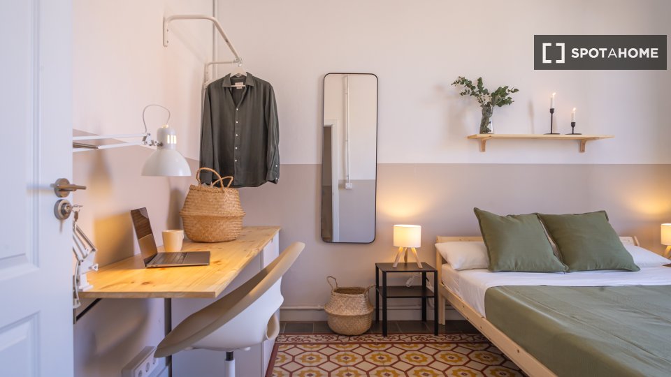 Double room Barcelona, 4 beds, 90m² — photo 2