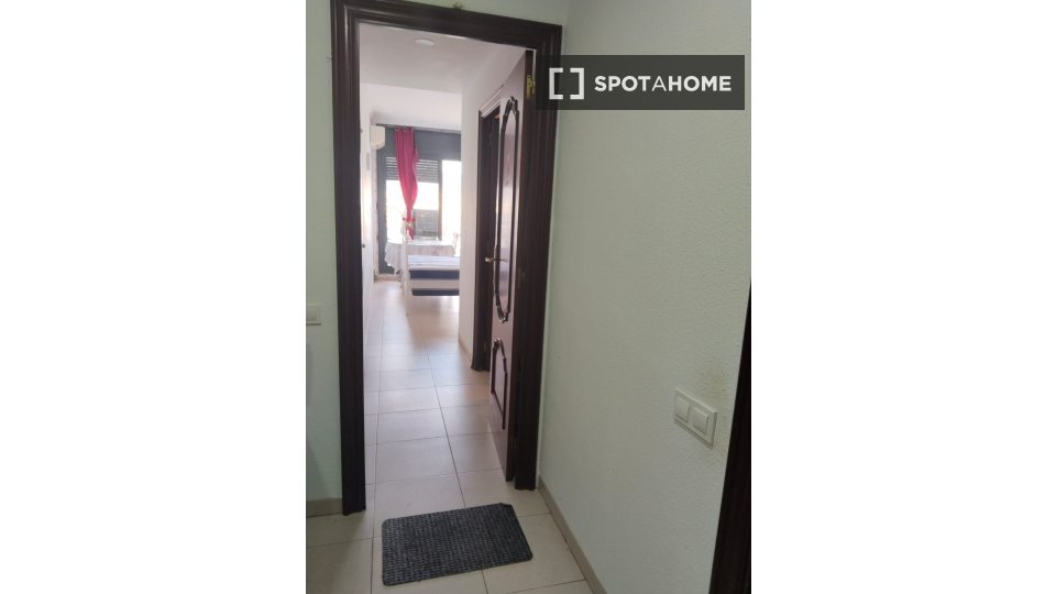 Double room Barcelona, 3 beds, 20m² — photo 1