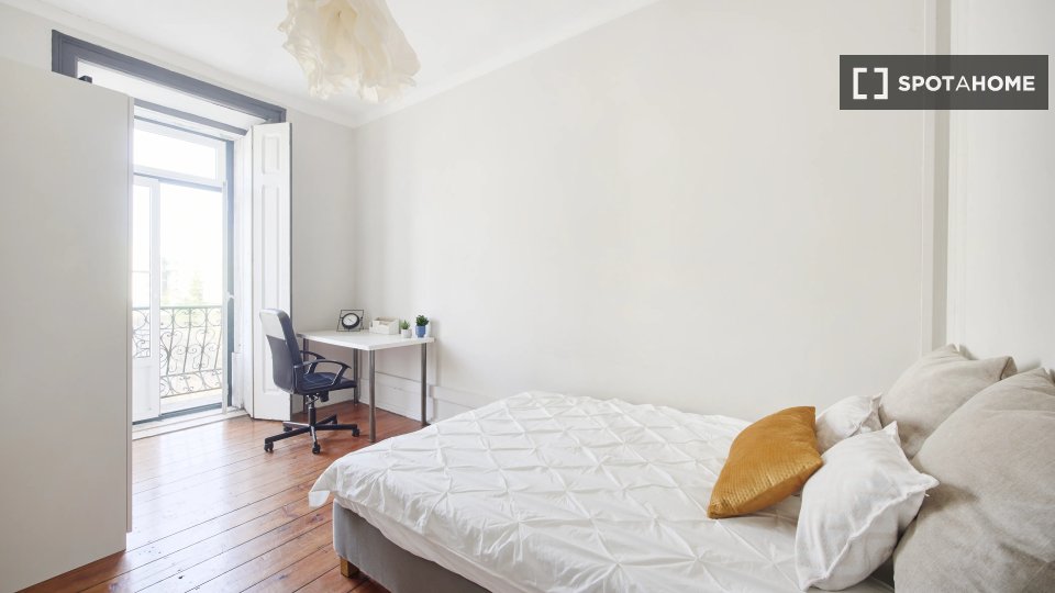 Double room Lisbon, 6 beds — photo 10