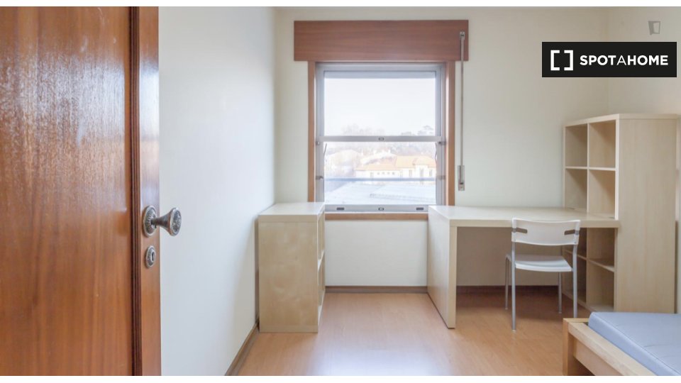 Double room Porto, 5 beds, 160m² — photo 11