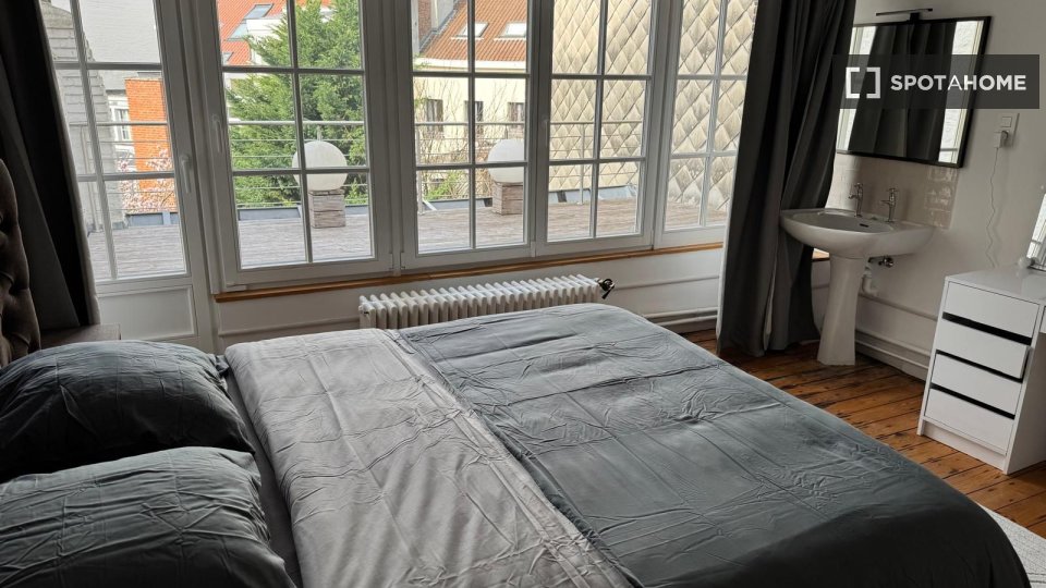 Double room Brussels, 7 beds — photo 4
