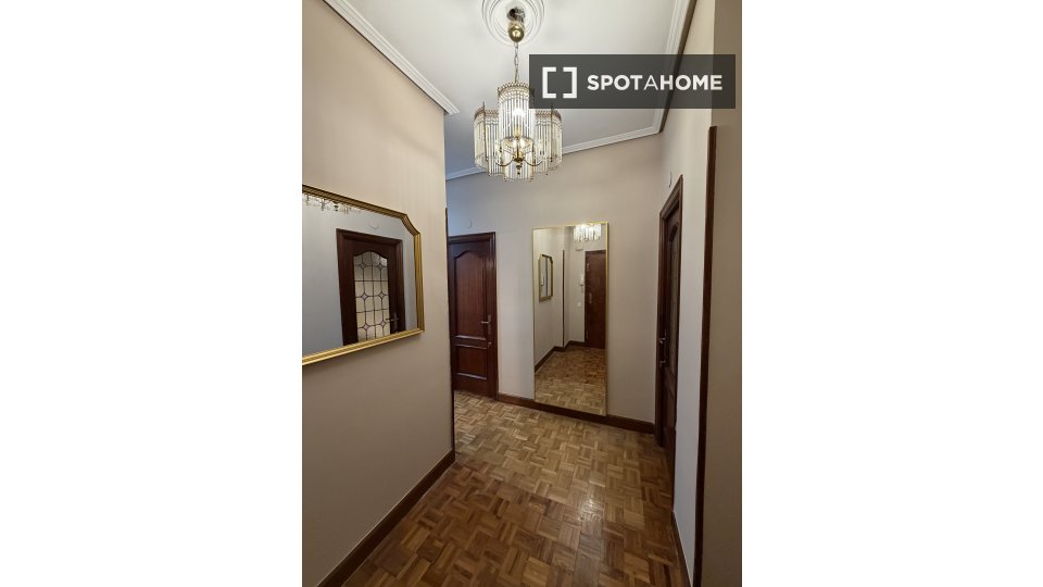 Double room Bilbao, 4 beds, 85m² — photo 6