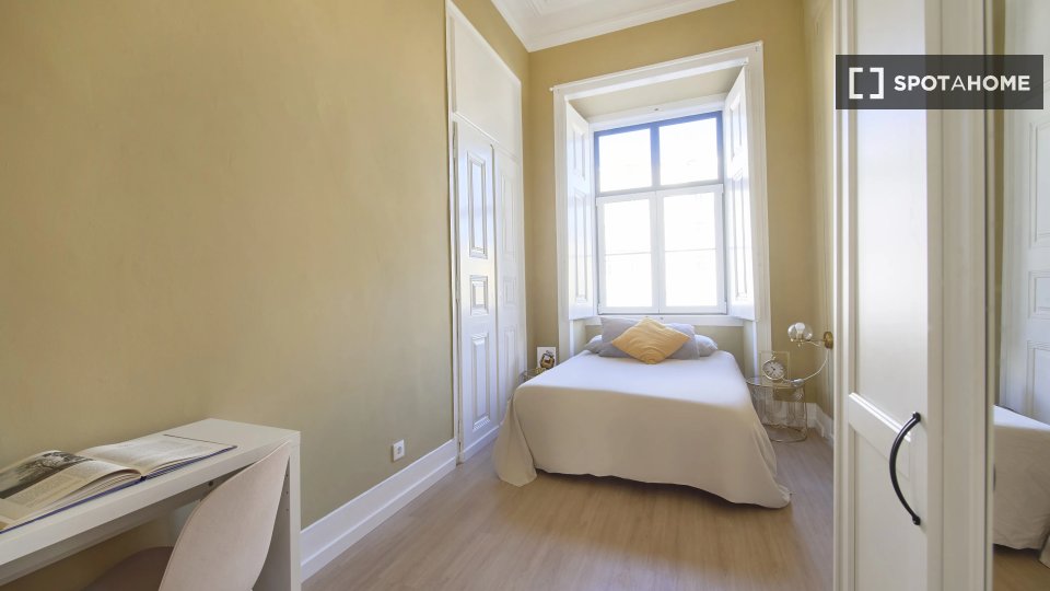 Double room Lisbon, 9 beds — photo 11