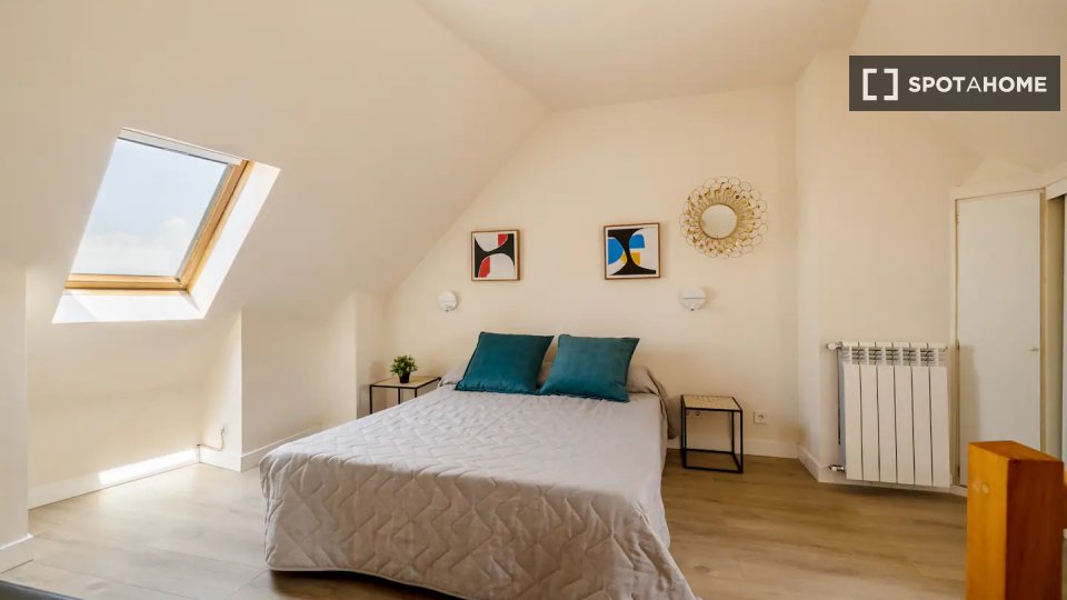 Apartamento de 2 dormitorios en alquiler en Almenara, Madrid