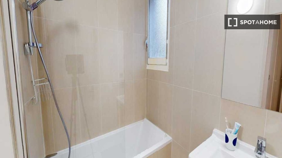 Double room Paris, 5 beds, 90m² — photo 7