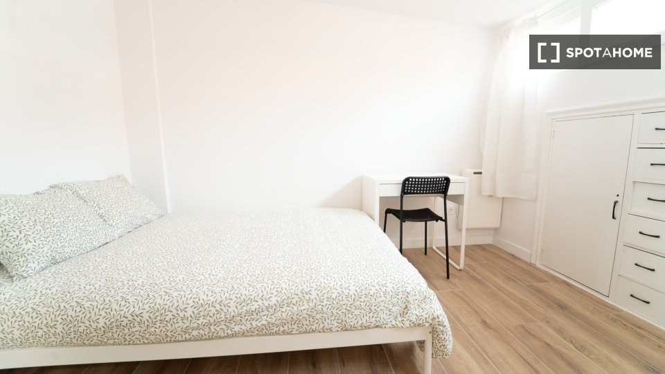Double room Madrid, 5 beds — photo 18