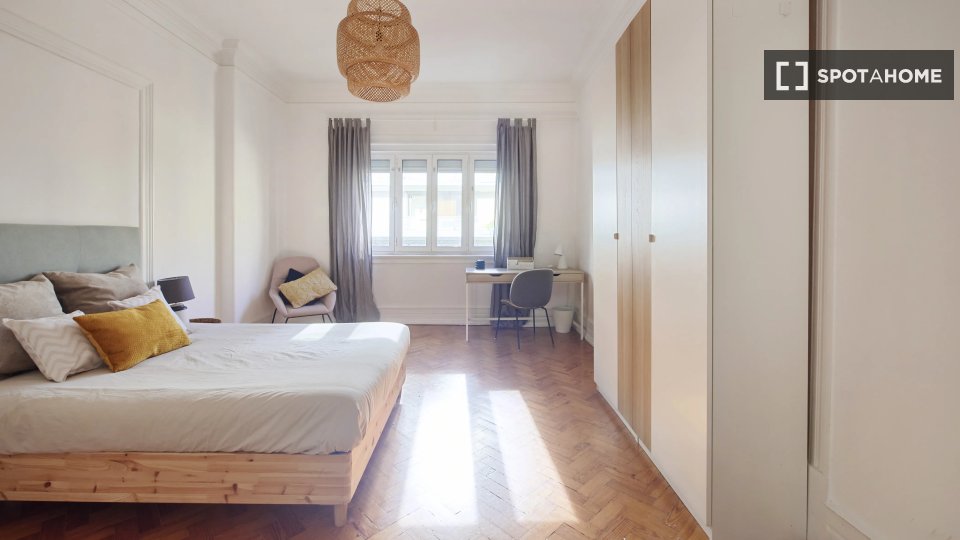 Double room Lisbon, 9 beds — photo 10