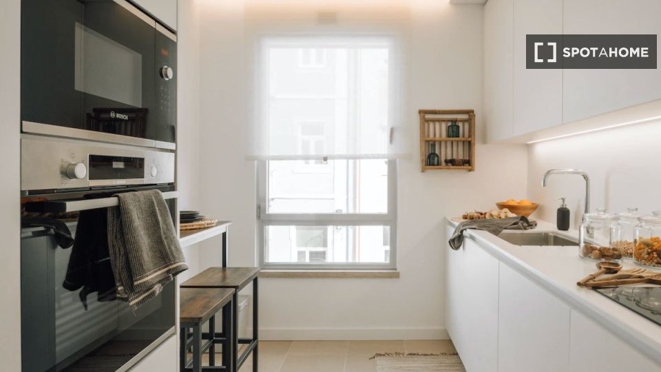 Apartment Lisbon, 2 beds — photo 15