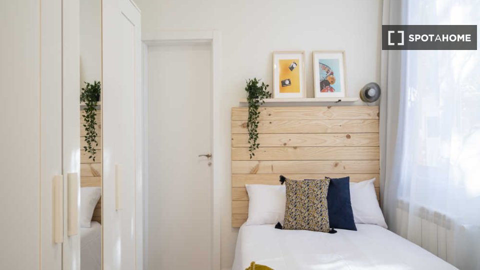 Double room Madrid, 17 beds, 560m² — photo 32