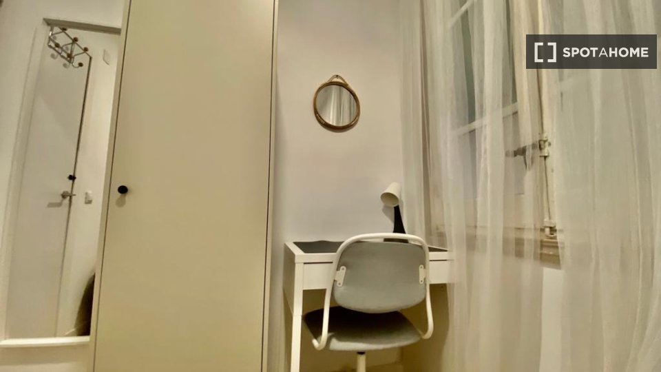 Double room Madrid, 4 beds — photo 8