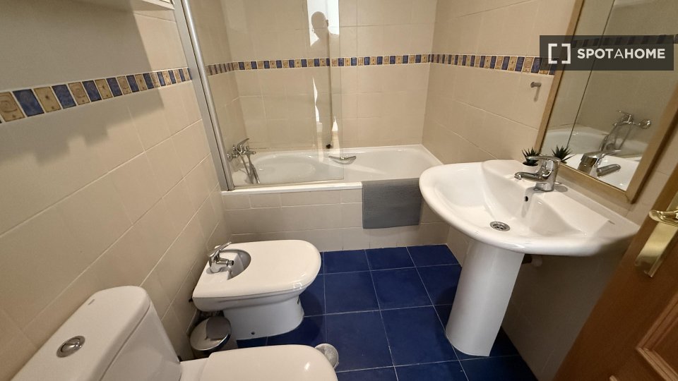 Double room Madrid, 4 beds — photo 14