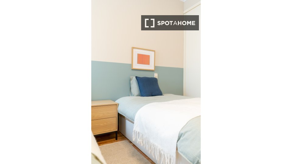 Double room Madrid, 5 beds — photo 16