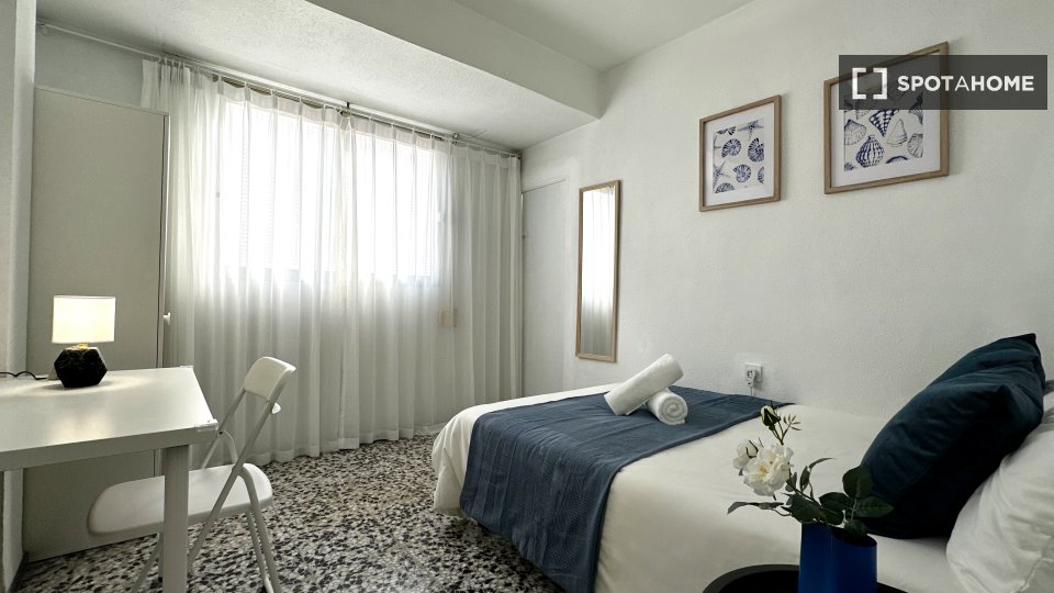 Double room Valencia, 5 beds — photo 3