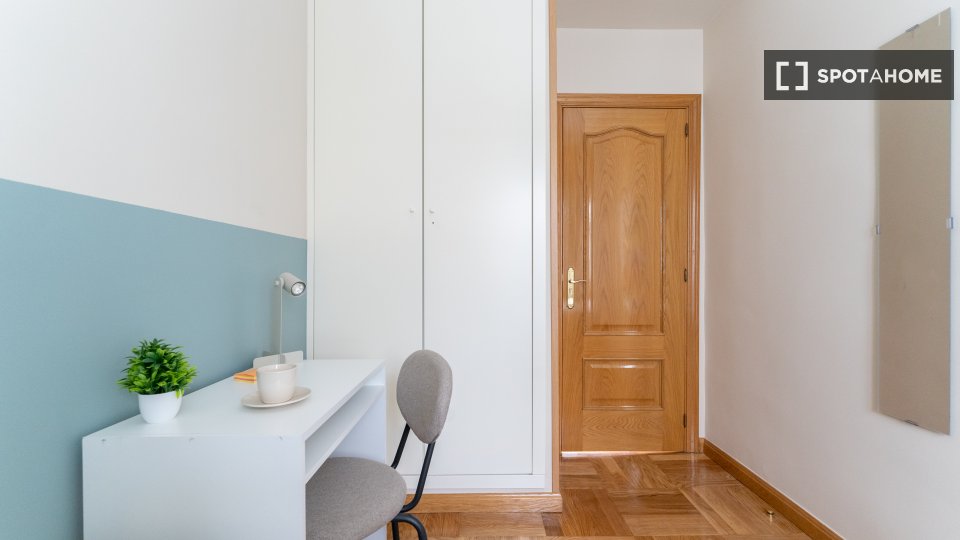 Double room Madrid, 5 beds — photo 13