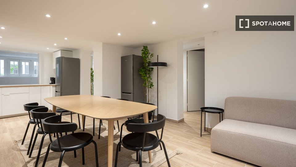Double room Paris, 9 beds, 244m² — photo 26
