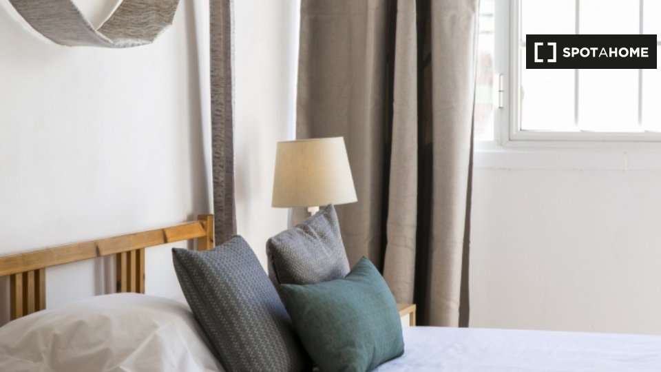 Double room Lisbon, 5 beds — photo 10