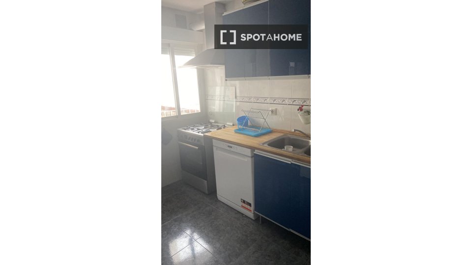 Double room Madrid, 3 beds — photo 3