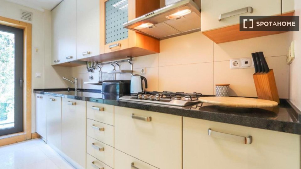 Apartment Lisbon, 1 bed, 65m² — photo 5