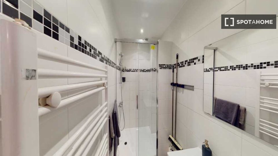 Double room Paris, 4 beds, 80m² — photo 4