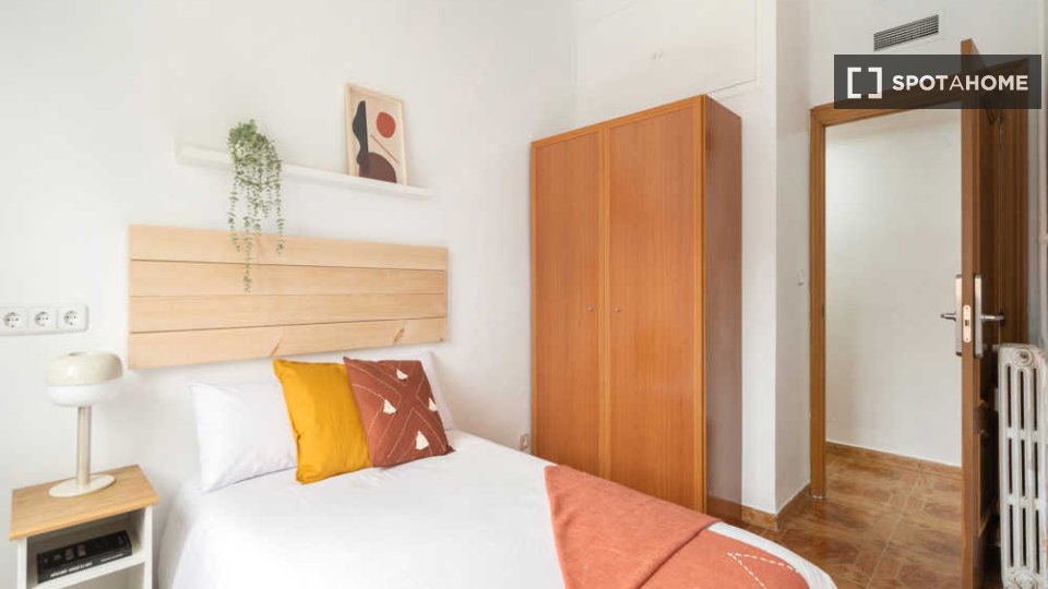 Double room Madrid, 6 beds — photo 31