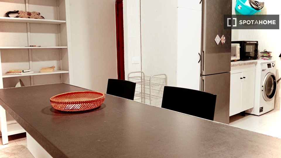 Double room Santa_Cruz_De_Tenerife, 3 beds, 75m² — photo 18
