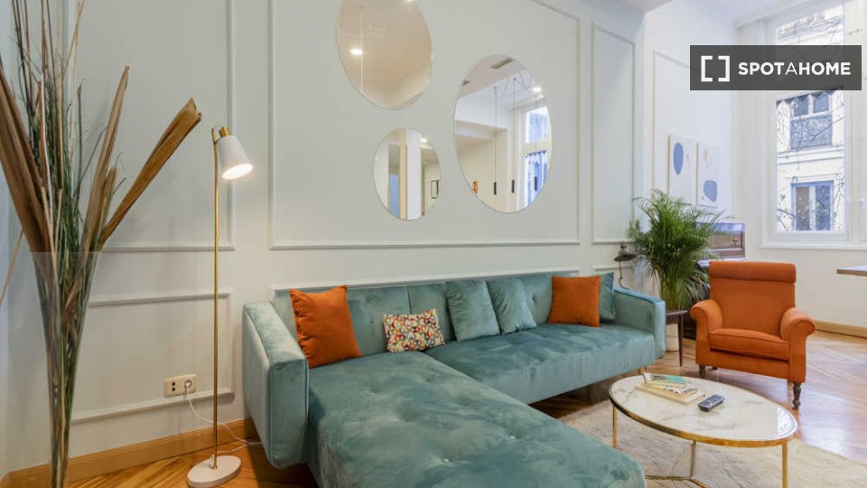 Habitación en un piso compartido de 41 habitaciones en alquiler en Justicia