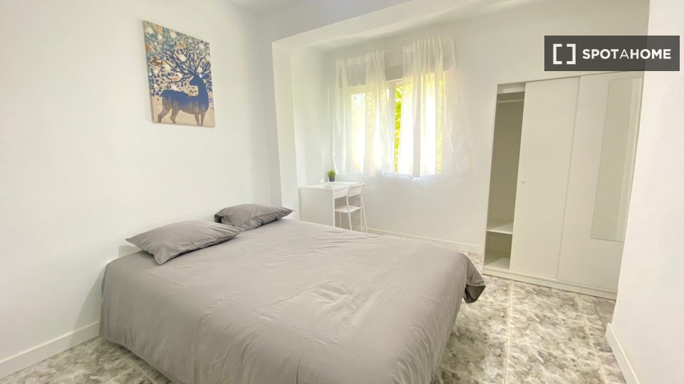 Double room Madrid, 5 beds — photo 7