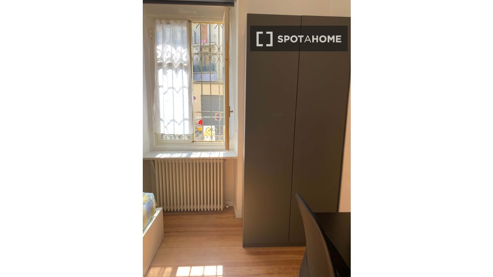 Double room Turin, 1 bed — photo 8