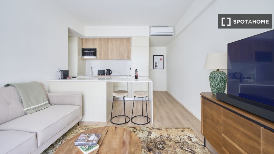 Apartment Lisbon, 1 bed — photo 3