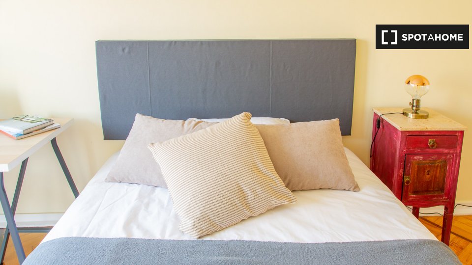 Double room Lisbon, 6 beds — photo 4