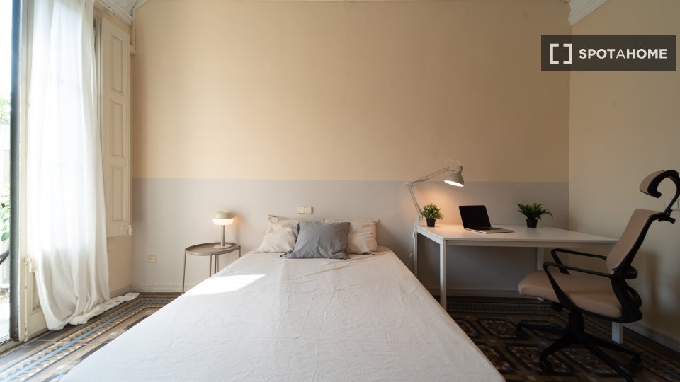 Double room Barcelona, 7 beds, 160m² — photo 2