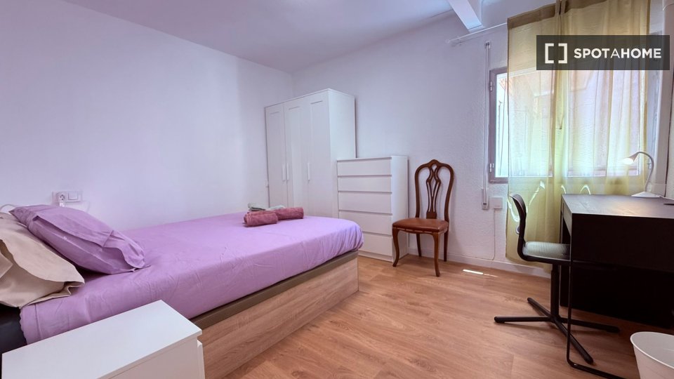 Double room Madrid, 4 beds — photo 9