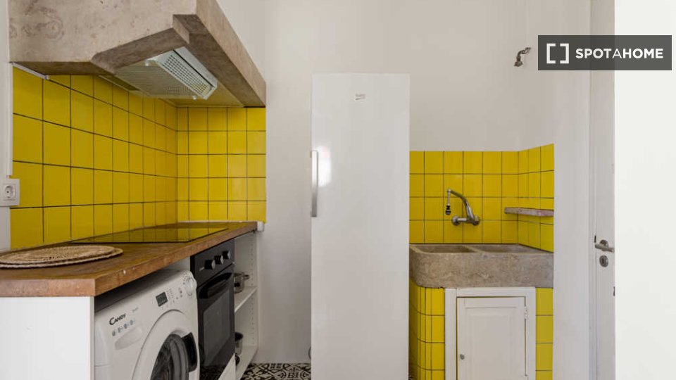 Double room Lisbon, 7 beds — photo 23