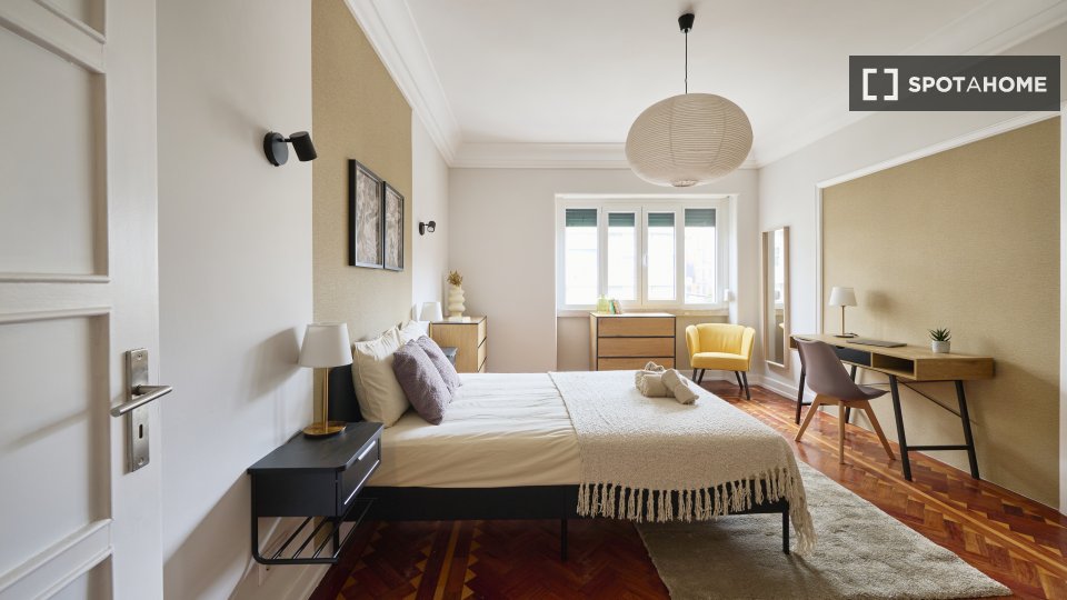 Double room Lisbon, 6 beds — photo 1