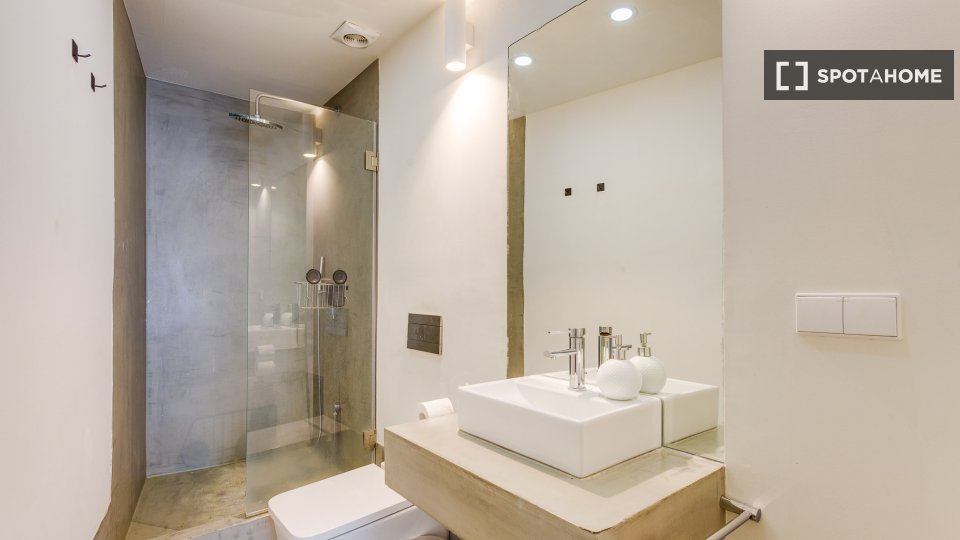 Apartment Lisbon, 2 beds — photo 19