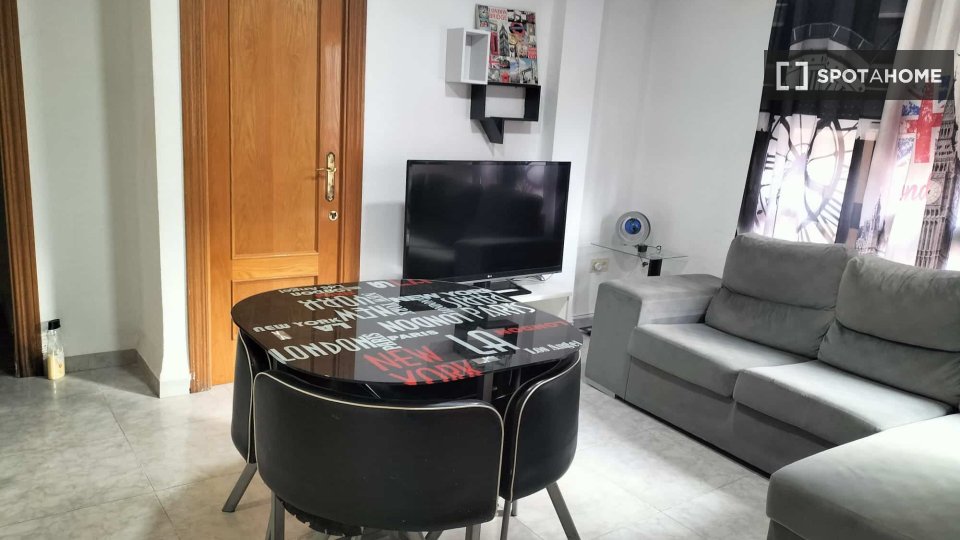 Double room Valencia, 3 beds — photo 4