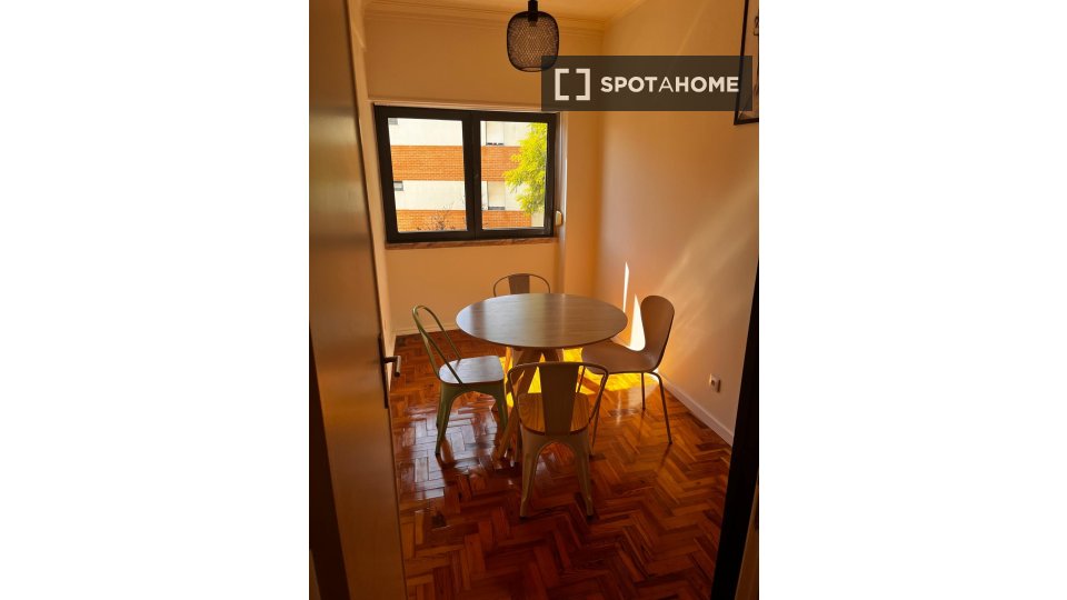 Double room Lisbon, 4 beds — photo 12