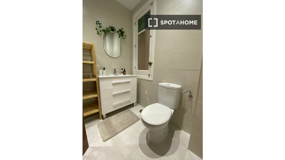 Double room Madrid, 4 beds — photo 1