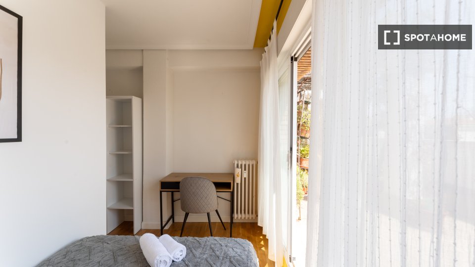 Double room Madrid, 6 beds — photo 14